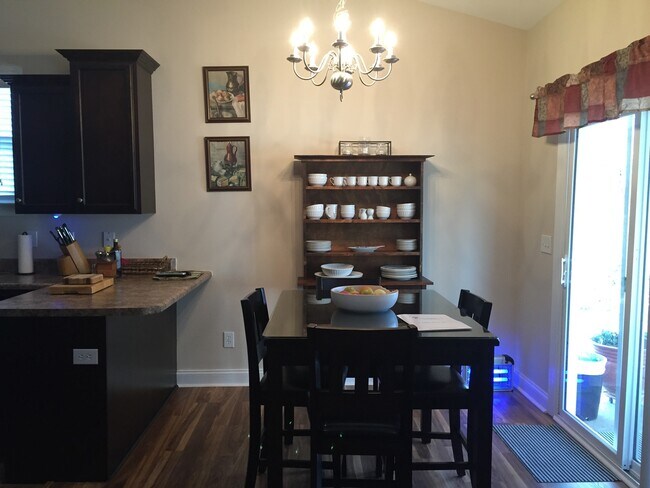 Foto del edificio - Home Available In White Oak Ridge - Travelers Rest Area