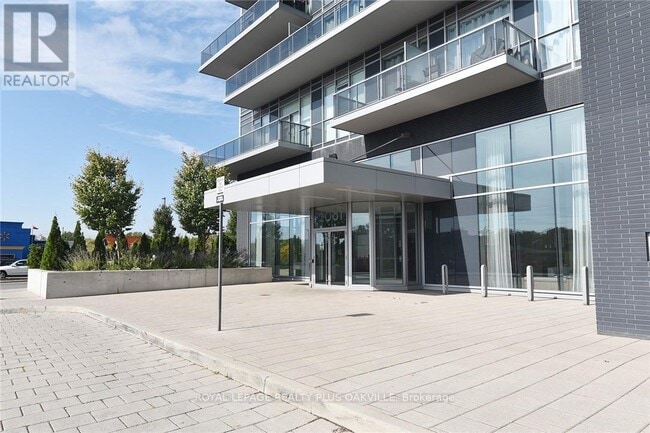 Building Photo - 2081 Fairview St