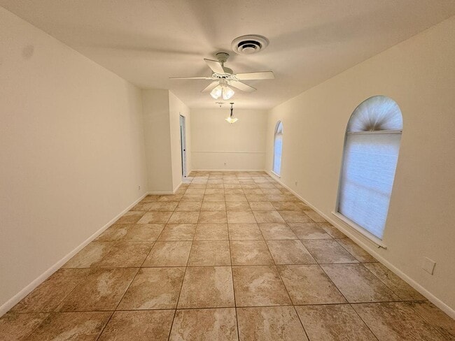 Foto del edificio - 504 Berkshire Ln