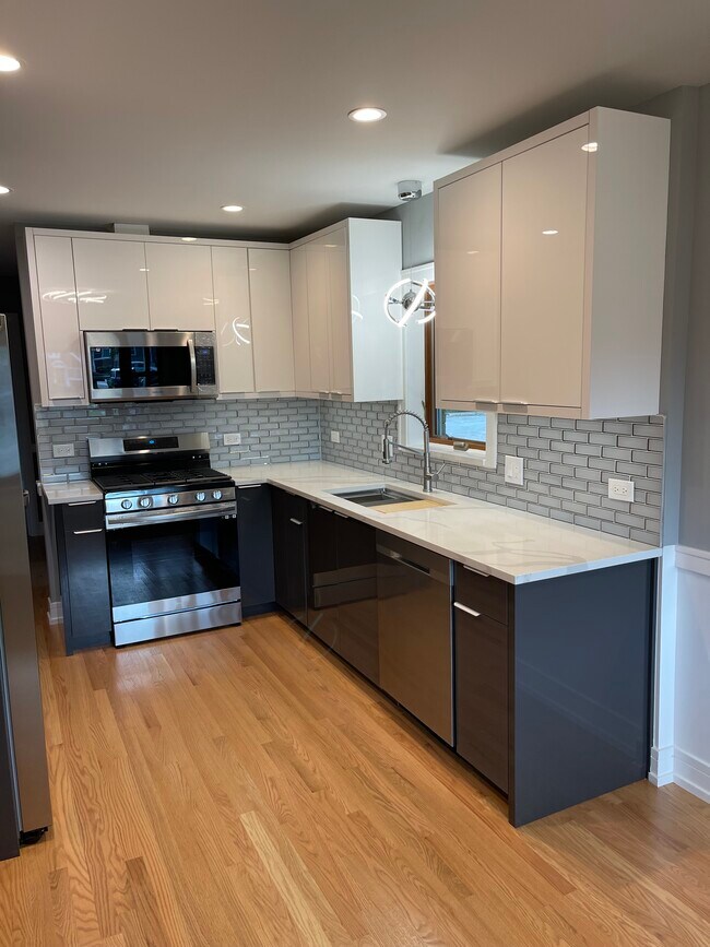 Foto del edificio - 5300 N Mulligan Ave