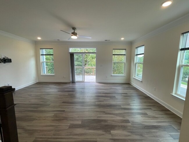 Foto del edificio - 10459 Glenmere Creek Cir