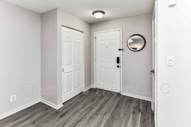 Foto del edificio - 5844 Orchard Hill Ct