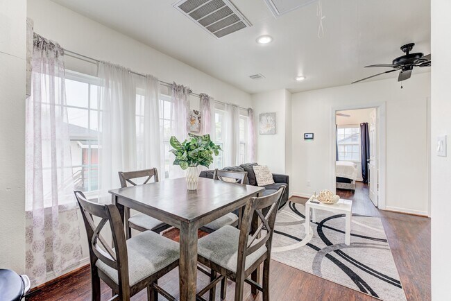 Foto del edificio - 2720 Truxillo St