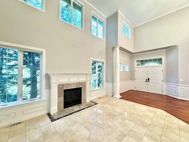 Building Photo - Luxury Living SFH for Rent in Bothell