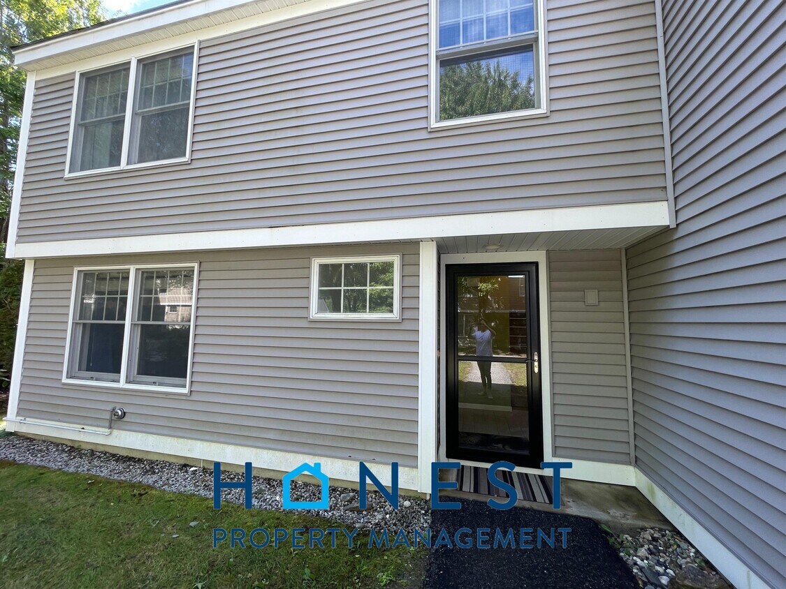 57 Glenridge Dr, Portland, ME 04102