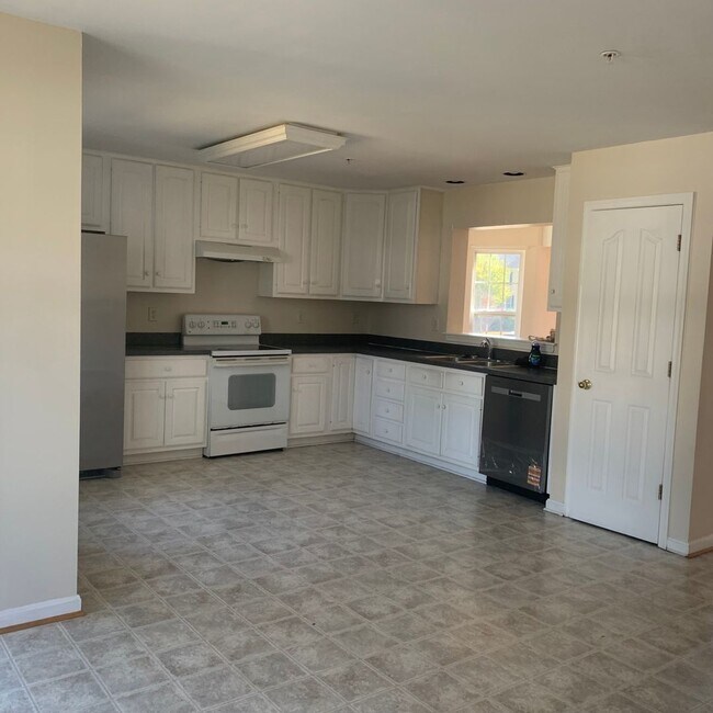 Building Photo - 17624 Slate Way