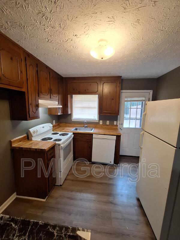 Building Photo - 230 Powder Springs St