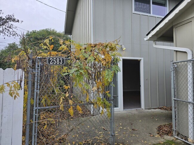 Foto del edificio - 2583 W Bradford Ct