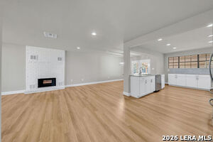 Foto del edificio - 8610 Timber Briar St