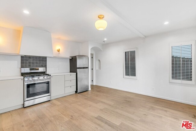 Building Photo - 3206 Larissa Dr