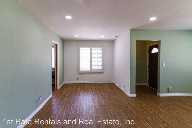 Building Photo - 2 br, 1 bath House - 6392 San Diego Ave