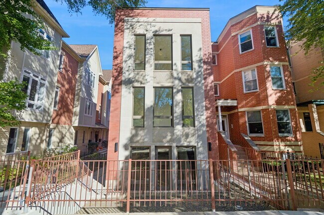 Building Photo - 2323 N Lister Ave