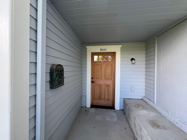 Building Photo - Charming 1 Bedroom, 1 Bath ADU – All Utili...