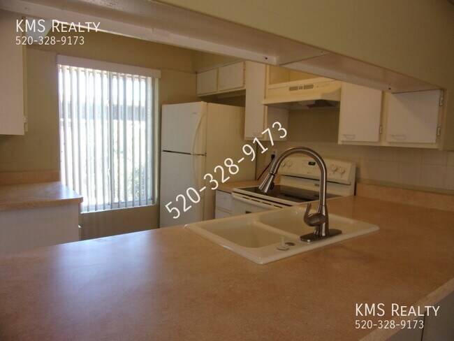 Foto del edificio - 702 S Pantano Rd