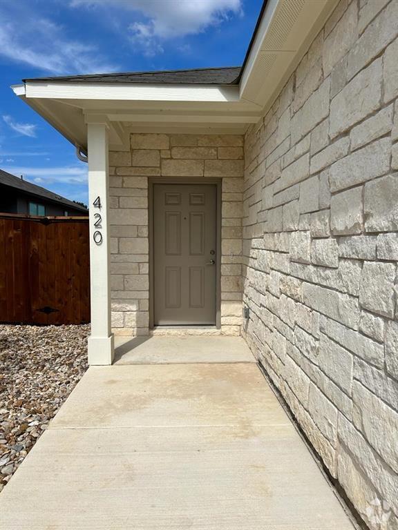 Building Photo - 420 Parkline Dr