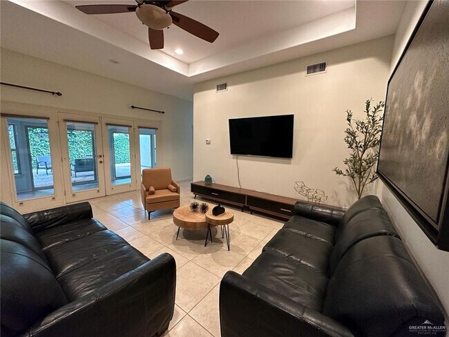 Building Photo - 4529 Ben Hogan Dr