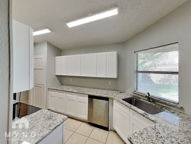Foto del edificio - 1134 Hemlock Dr