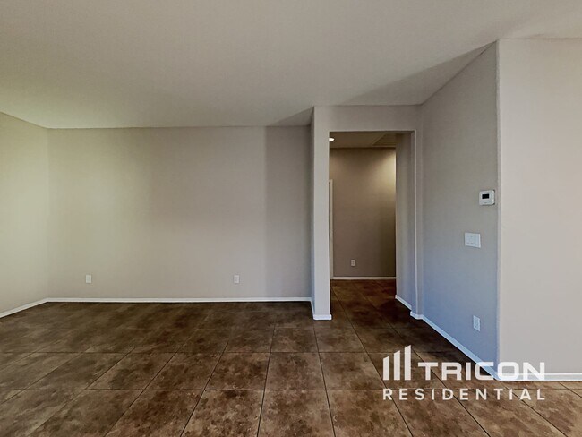 Foto del edificio - 19158 W Woodlands Ave
