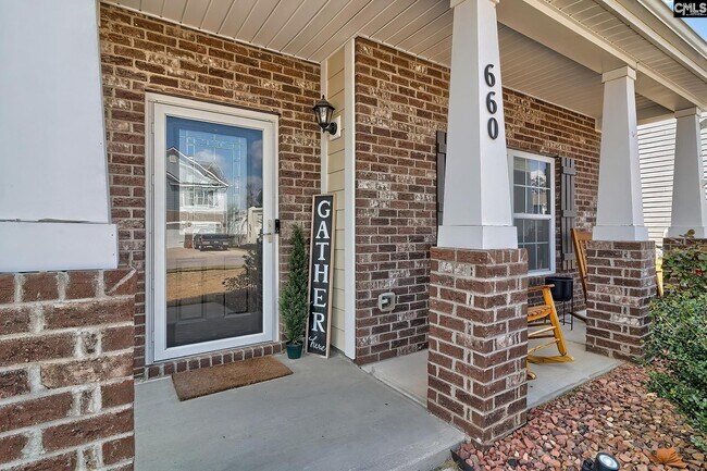 Foto del edificio - 660 Collett Dr