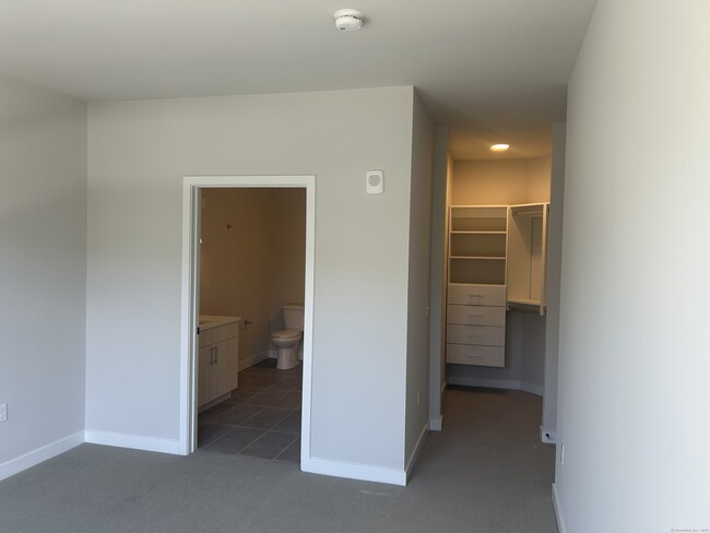 Foto del edificio - 467 West Ave