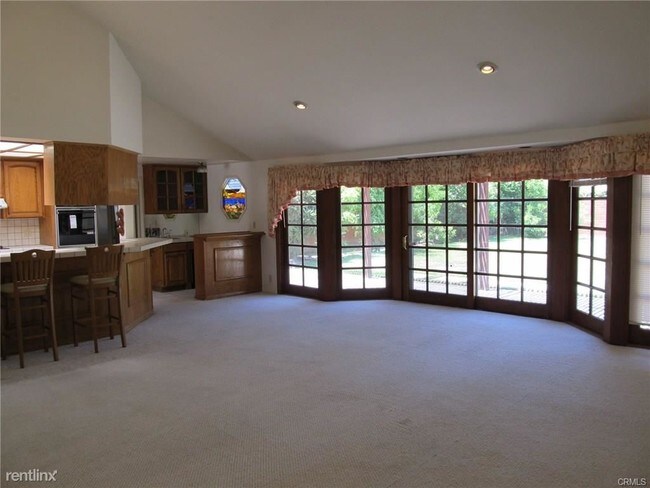 Foto del edificio - 3 br, 3 bath House - 309 E Las Flores Ave