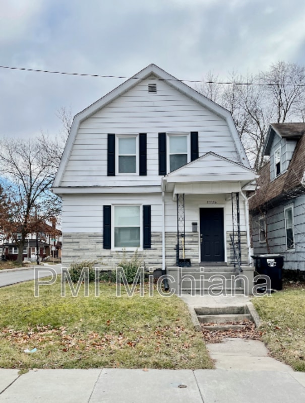 Building Photo - 1226 E Madison St