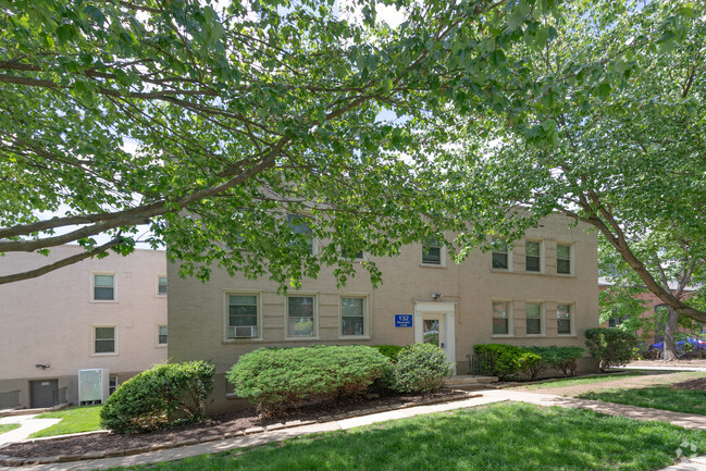 Building Photo - Ivy Crossing at Catonsville