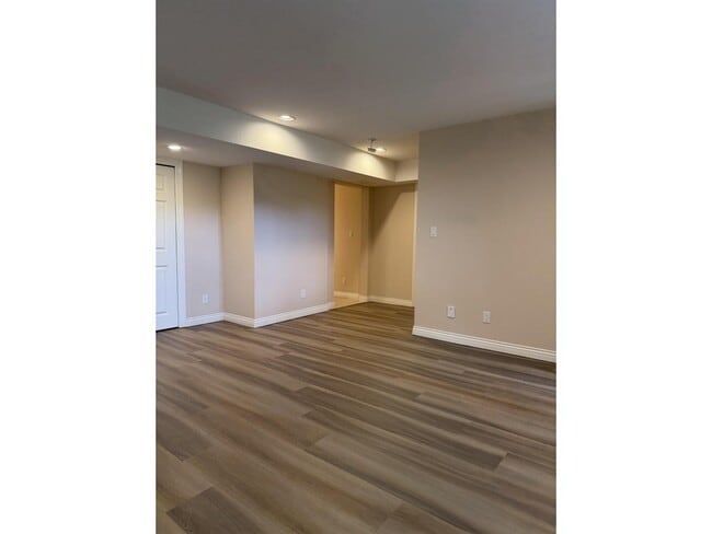 Building Photo - Basement-10872 166 STREET
