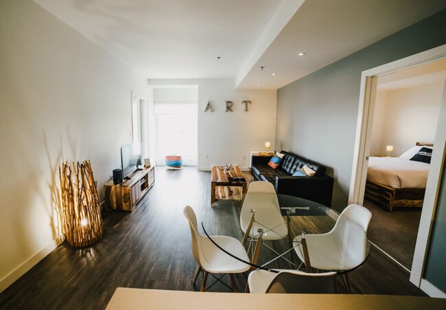 Photo du bâtiment - 825 Sterling Lyon Pkwy