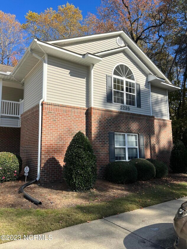 2235 Locksley Woods Dr Unit G, Greenville, NC 27858 Condo for Rent in Greenville, NC
