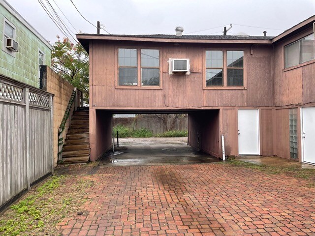 Unit 8 entrance - 1515 Ocean Dr