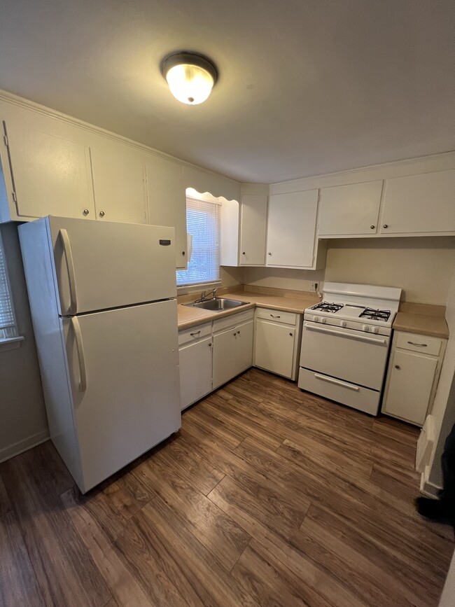 Building Photo - 48 Layton Ave