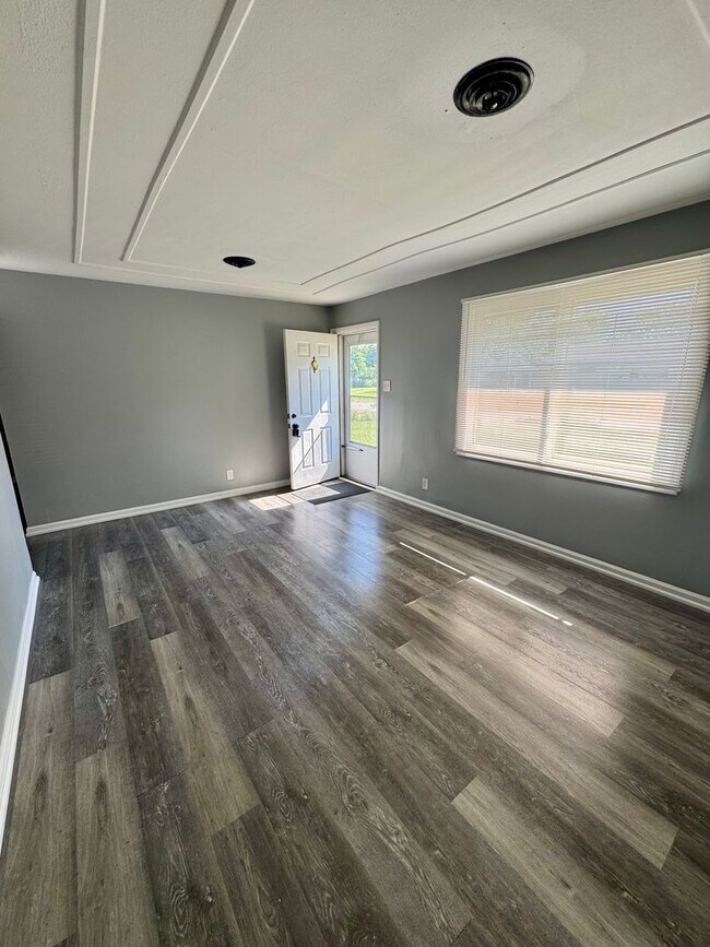 Building Photo - 5523 Holborn Dr