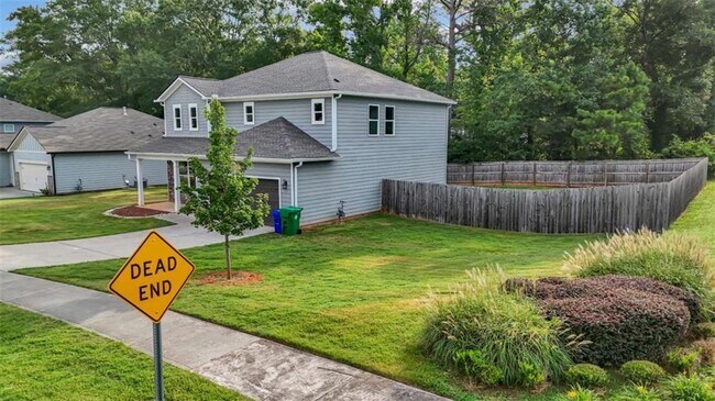 Foto del edificio - 2054 Maplewood Way