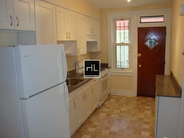 Foto del edificio - 2441 Crescent St