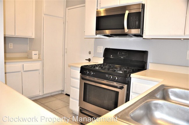 Foto del edificio - 3 br, 2 bath House - 12311 Bellflower Ct