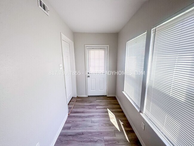 Foto del edificio - 3932 Orlando Ct