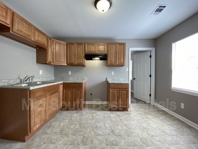 Building Photo - 2618 Deadrick Ave