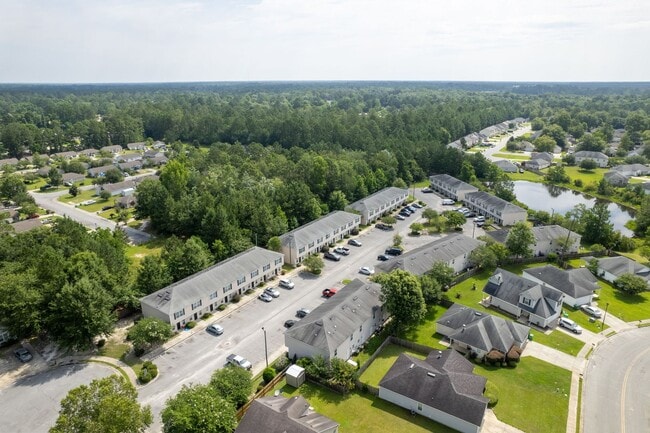 Building Photo - SIGN TODAY HALF OFF YOUR SECOND MONTH'S RENT Seth Place Townhomes- 2BD/2BA Townhomes
