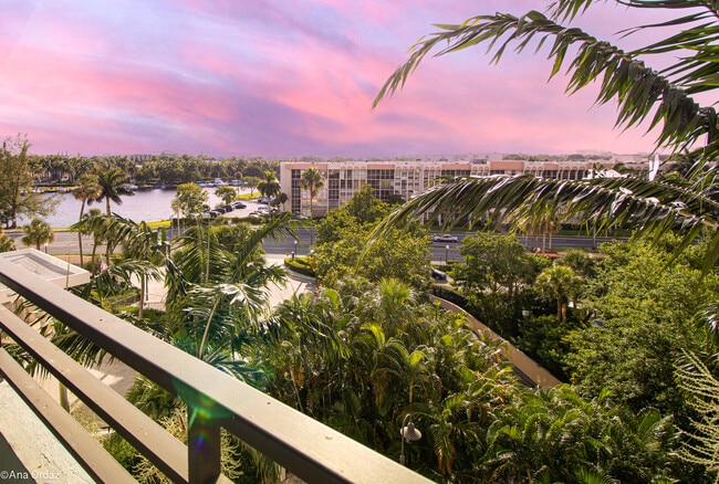Photo - 500 Three Islands Boulevard (Hallandale Beach, FL) Apartment