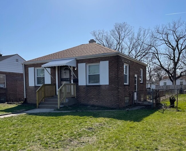 Building Photo - 2162 Vermont St