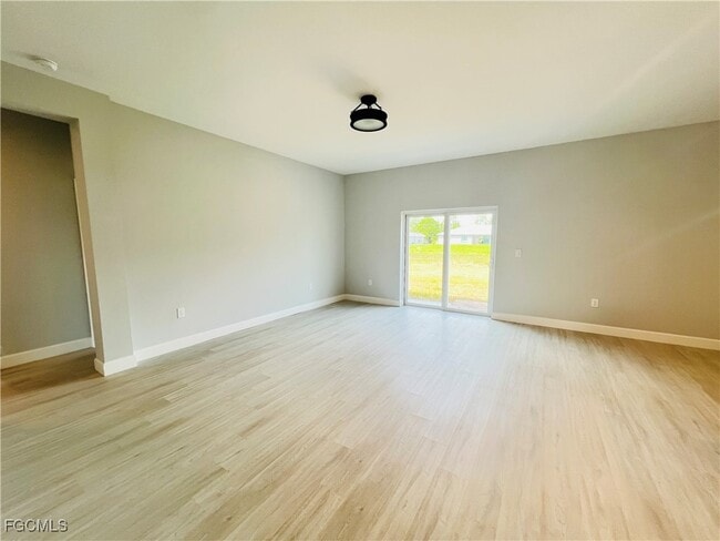 Building Photo - 2718 Helen Pl