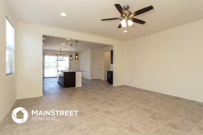 Foto del edificio - 13995 E Golden Oaks Rd