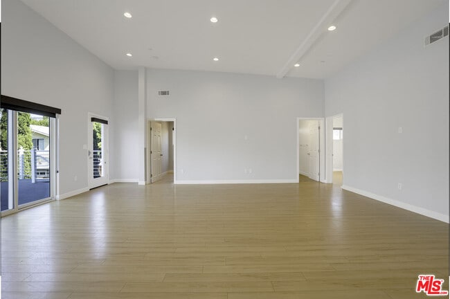 Building Photo - 4016 Sunset Ave