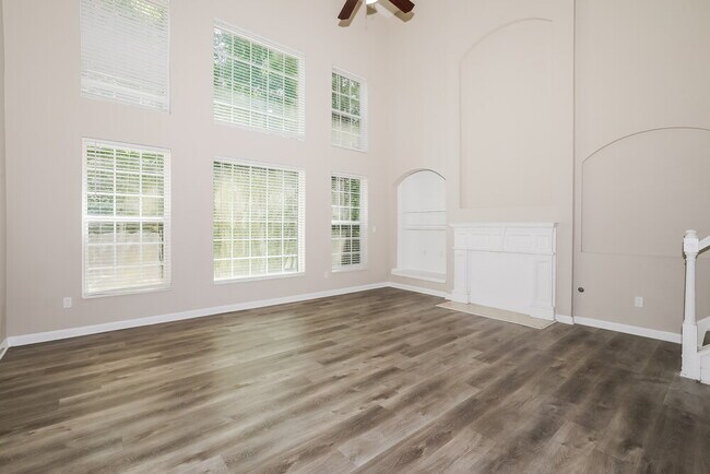 Building Photo - 3996 Yosemite Park Ln