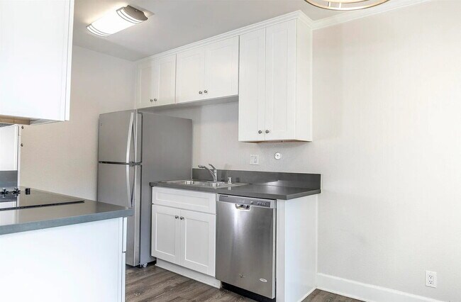 Foto del edificio - Clean & Decent One Bedroom Apartment