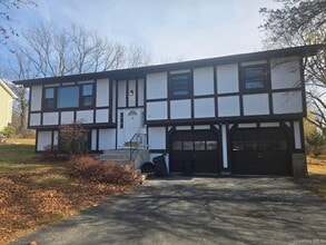 Building Photo - 11 Ethan Cir