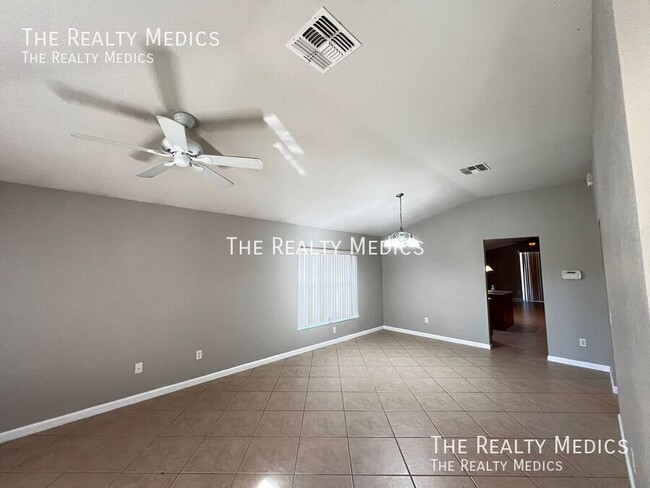 Building Photo - 4067 SW 46th Terrace