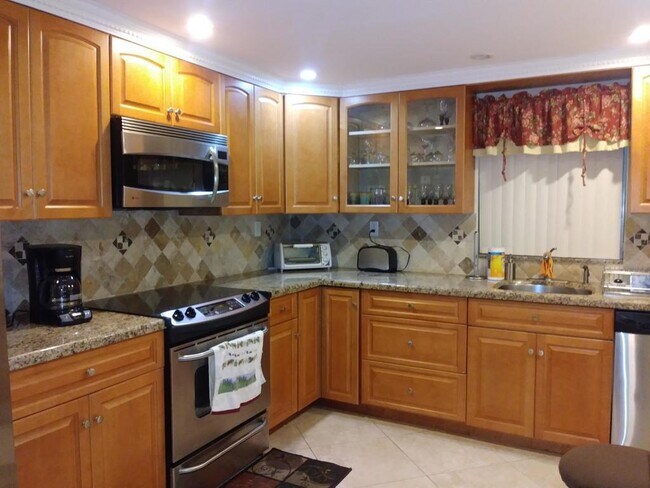 Foto del edificio - 5550 N Ocean Blvd
