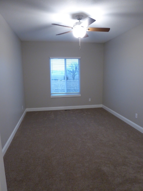 Building Photo - 2136 E Village Estates Dr